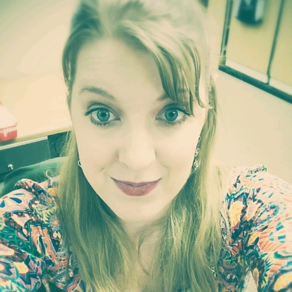 Meet your Posher, Emily - Picture 1 of 1